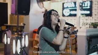 Download lagu Cintaku Tak Terbatas Waktu - Anie Carera ( Cover ) | Dua Hati Coffee and Kitchen Music mp3