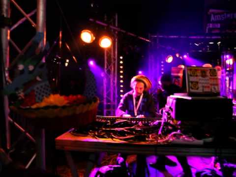 High Elements meets Bunnington Judah @ bout40 2013