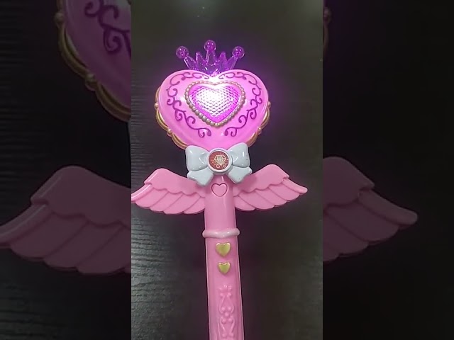 Vídeo relacionado con Varita Magica Luminosa Niñas, Collar Pulseras Luminosas LED de Copo de Nieve Varita de Hadas de Copo de Nieve con Luz y Sonido Juguetes Iluminados de Disfraz de Princesa Regalo de Cumpleaños y Navidad