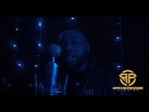 Mr Quezo Performs His New Single SHAKEE @Applyinpressurestudios1