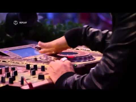 DAVID GUETTA - "Master at Work" and NOT a "Pen-drive DJ"