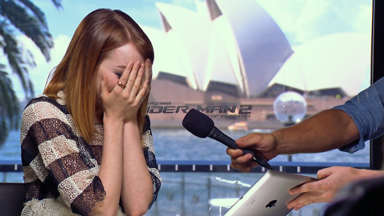 Emma Stone Brought to Tears by Mel B! thumnail