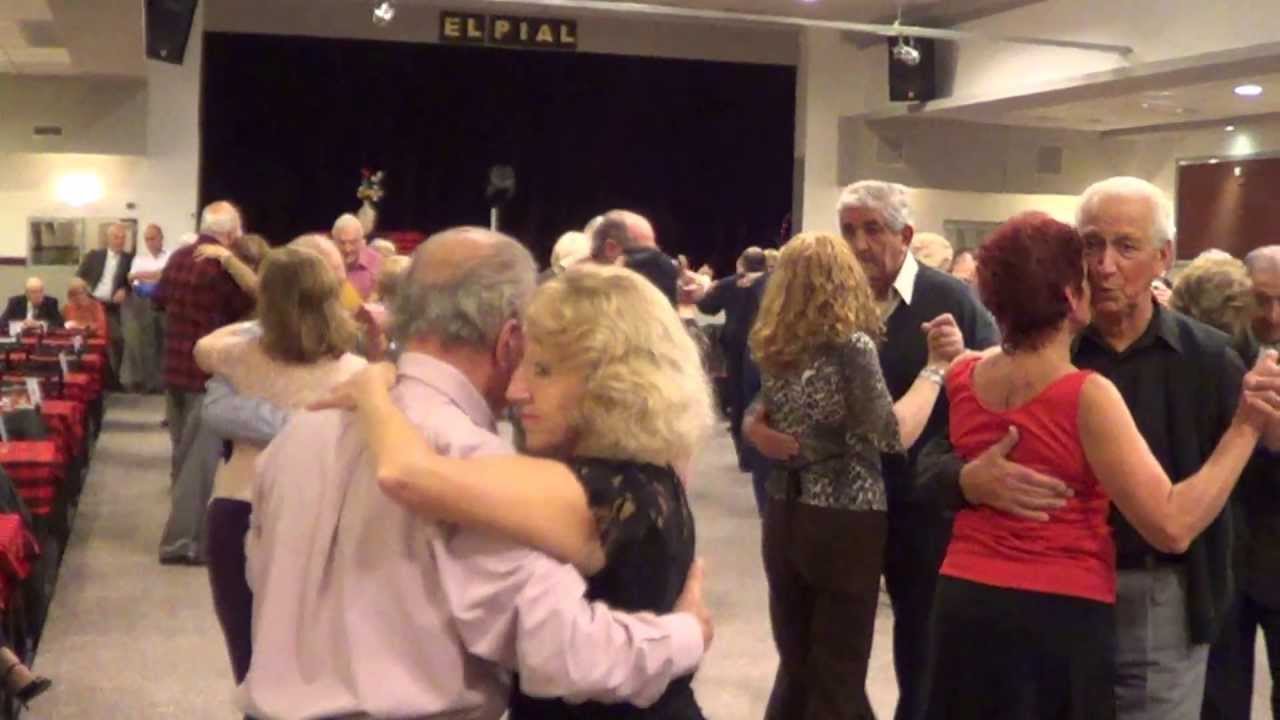 El Pial  "MilongadeFlores del Pial"  Tango   "Pavadita" (Domingo 09-06-13)   2/5