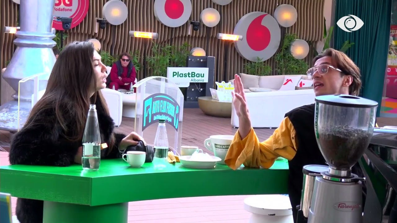 “Ti ke ardhur për bashkëpunime Instagram-i”/ Vijon debati mes Vserlos dhe Olës, ndërhyn Loredana