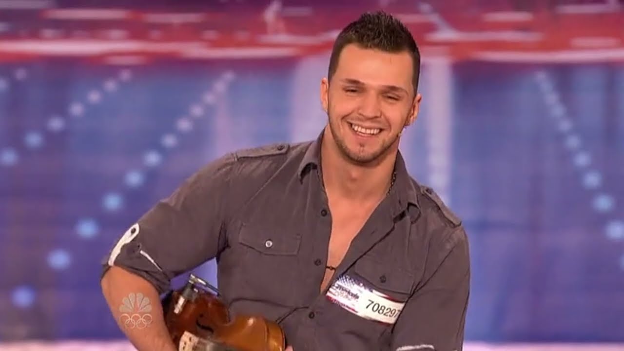Promotional video thumbnail 2 for LED Dancing Violinist / Svet