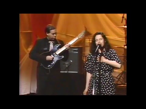 10,000 Maniacs Live on The Tonight Show, June 5, 1989 (Trouble Me, Eat For Two)