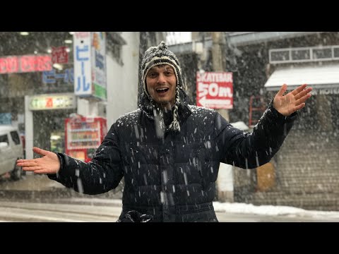 It’s Snowing! Japanese Ski Resort Town (Akakura Myoko)