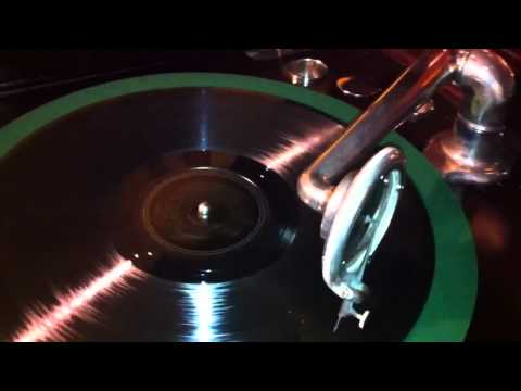 I Fixed a Columbia Grafonola After Decades - It Actually Plays!