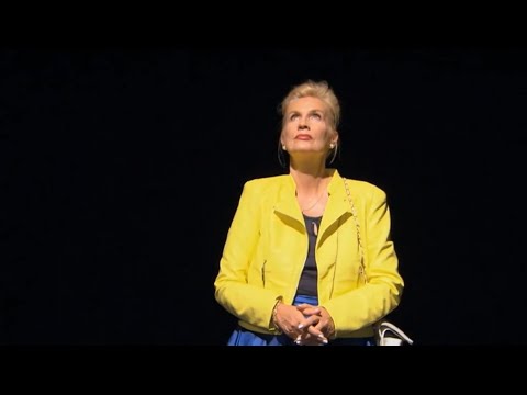 Gunilla Persson planerar sin Show - Svenska Hollywoodfruar (S6 Ep9)