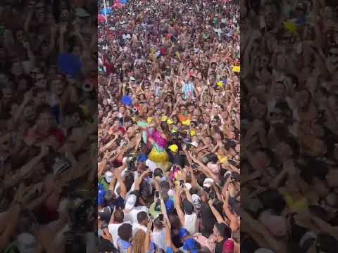 Ivete Sangalo curte carnaval na pipoca; assista #shorts