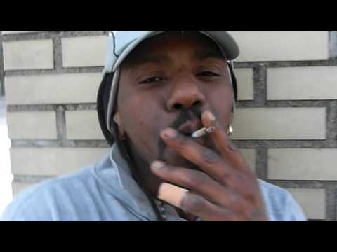 Raymon neem een paar pof van de jonkoe en groet All8tonenmusic