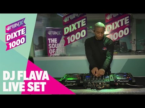 DJ Flava doet live set tijdens DiXte 1000