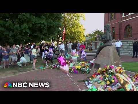 Fans gather at Dolly Parton's statue in her hometown 