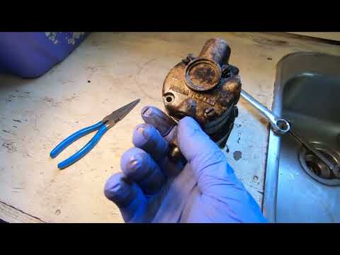 HOW TO TAKE APART A STANADYNE (ROOSA MASTER) DIESEL INJECTION PUMP '68 CASE 580CK TRACTOR 188 DIESEL