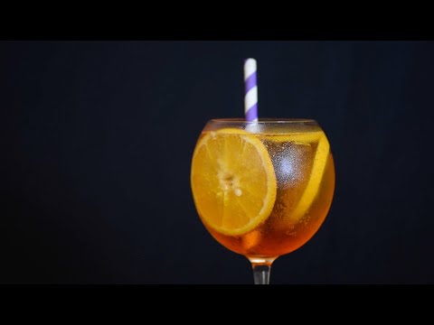 HOW TO MAKE COCKTAILS - APEROL SPRITZ!