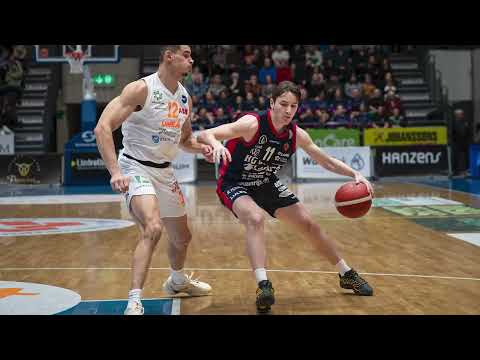 Mobilaris highlight of the game vs. Umeå Basket: Leo Steinsens drive och trea