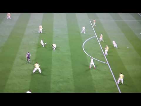 Modric mit Schuss in die Eier und Marcelo nimmt den Ball volley