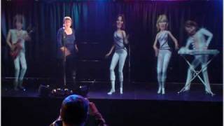 Suzy sings with ABBA at ABBAWORLD. London