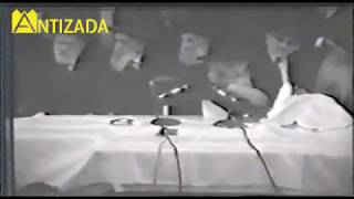 ניגון כמופת הייתי לרבים בהתוועדות יום הולדת ה-70 של כ"ק הרבי מליובאוויטש - התמונה מוצגת ישירות מתוך אתר האינטרנט יוטיוב. זכויות היוצרים בתמונה שייכות ליוצרה. קישור קרדיט למקור התוכן נמצא בתוך דף הסרטון