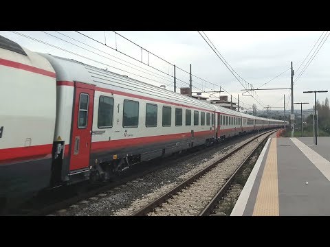 Le nuove porte rosse nei convogli Frecciabianca in Adriatica - [E414+UIC-Z+E414] - Montesilvano