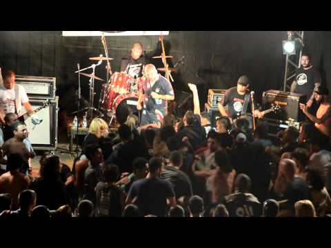 Os Maltrapilhos - 18 anos - Vandalismo Policial