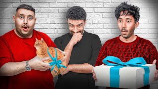 خليت اليوتيوبرز يعطو بعض هدايا بدون ما يدرون ( الهدايا اسطورية ????????!)