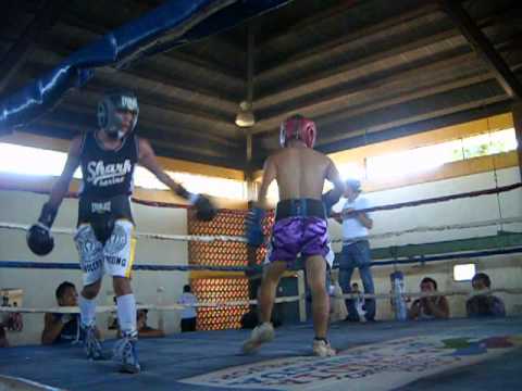 19 year old 112lbs hermogenes castillo in r. huembes 2-19-14   rnds 2-3