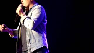 Atef chante "perfect stranger" à st raphael ;)