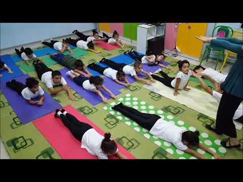 Gimnastika dərsindən görüntülər. Gimnastika — idmanın populyar növlərindən biridir.