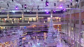 preview picture of video 'Giant rolling ball machine - Christmas holiday dec'