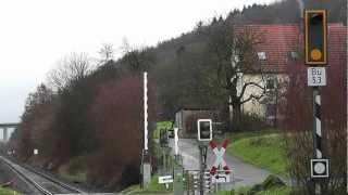 preview picture of video 'Bahnübergang Frombergstraße, Dittigheim ++ Lo-Anlage mit seltenen Lichtzeichen!'