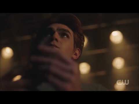 Riverdale 6x10 Cheryl talk to Betty about her Temperature when Percival tests Archie’s power