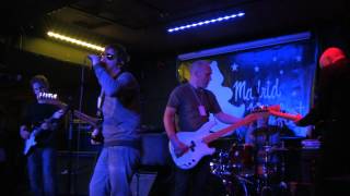 CLOSE LOBSTERS - Just too bloody stupid (live Madrid Popfest) (10-3-2012)