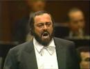 Luciano Pavarotti sings E' la solita storia del ...