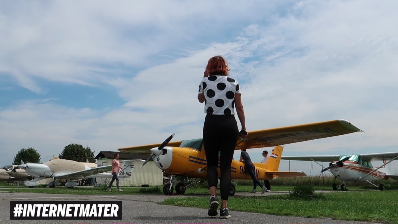 šoferka propelerca na jedan dan - VOZILA SAM AVION