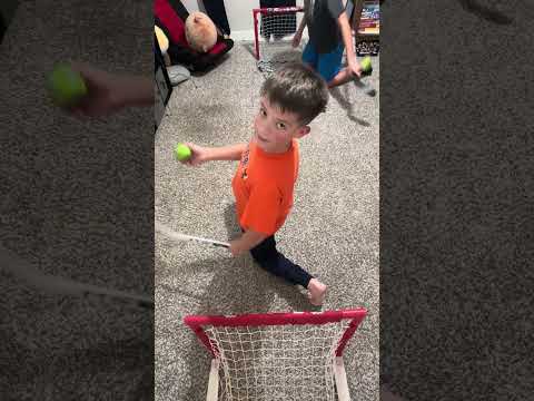INTENSE KNEE HOCKEY GAME VS MY FRIEND!