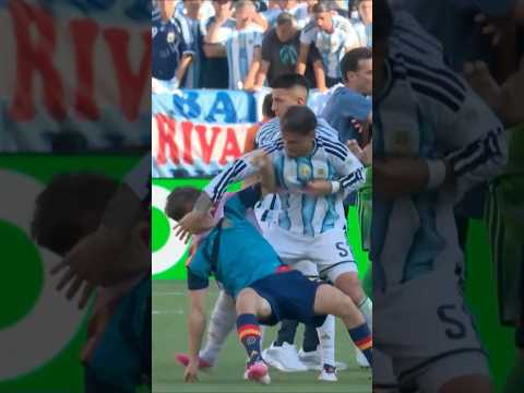 PAREDES OSZALAŁ! BÓJKA PIŁKARZY PO FINALE MUNDIALU! #FIFAWorldCupOnYT #SHORTS