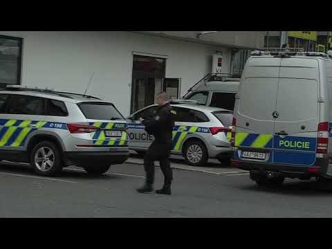 Police uzavřela obchodní centrum ve Svitavách kvůli pozezřelému balíku! Byl povolán pyrotechnik!