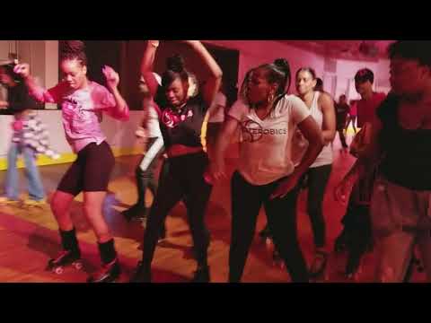 Tanya Dean leading the crew at hotskates