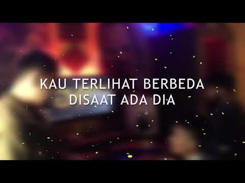 MOWZA - Tak Lagi Sama ft. BOSSVHINO, RILLY APRILYA (Lyric Video)