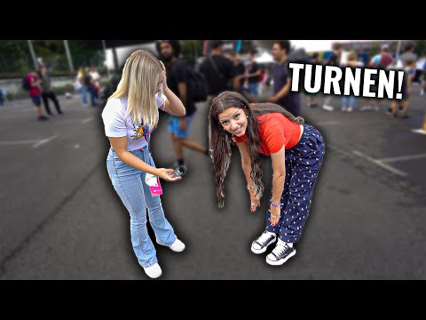 CAN INFLUENCERS DO GYMNASTICS?😳🤸🏼‍♀️ (Gamescom Survey) - Itsmisabell