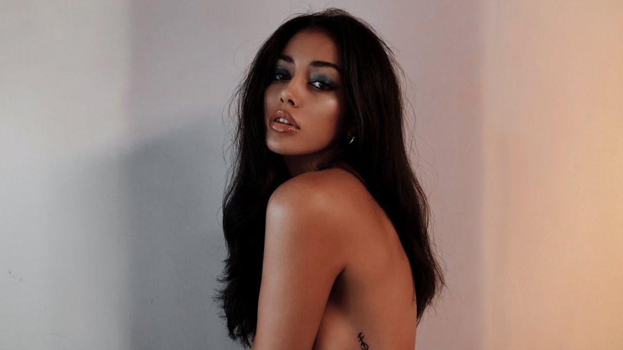 Tyla Lloyd - Africana