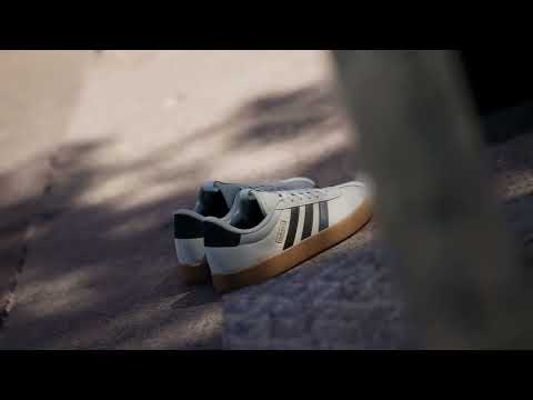 Urmăriți videoclipul