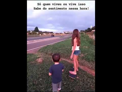 Cena emocionante, filhos de caminhoneiro se despedem do Pai