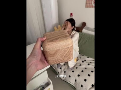 I thought it was just a regular cat night light, but it turned out to have a surprise