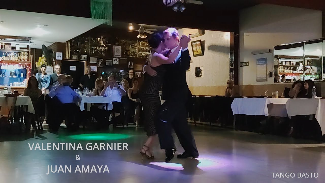 Video thumbnail for Valentina Garnier & Juan Amaya - 1-2 - 2012.12.18 - Si Sos Brujo Milonga