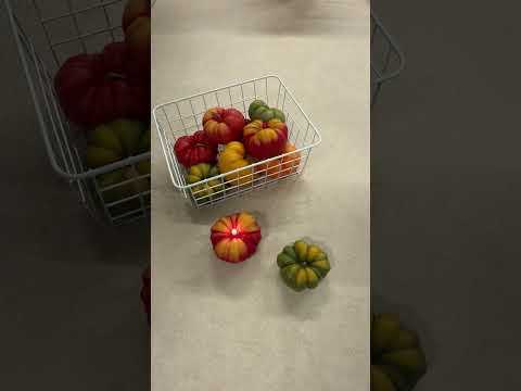 Heirloom Tomato Beeswax Candle - Red