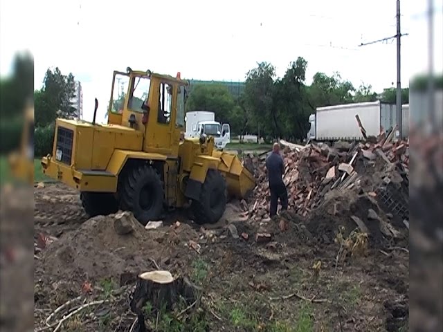 От остановки осталась только пыль