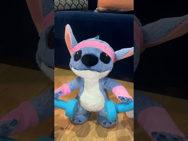 Vídeo relacionado con Simba Peluche Angel Edición Navidad 25 cm. con Jersey Rosa Navideño. Personaje de Lilo & Stitch. Suave y Tierno. Licencia Oficial Disney. Apto Desde 0 Meses (6315870333)