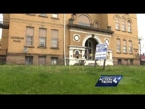Leaky roof forces Washington apartment residents out